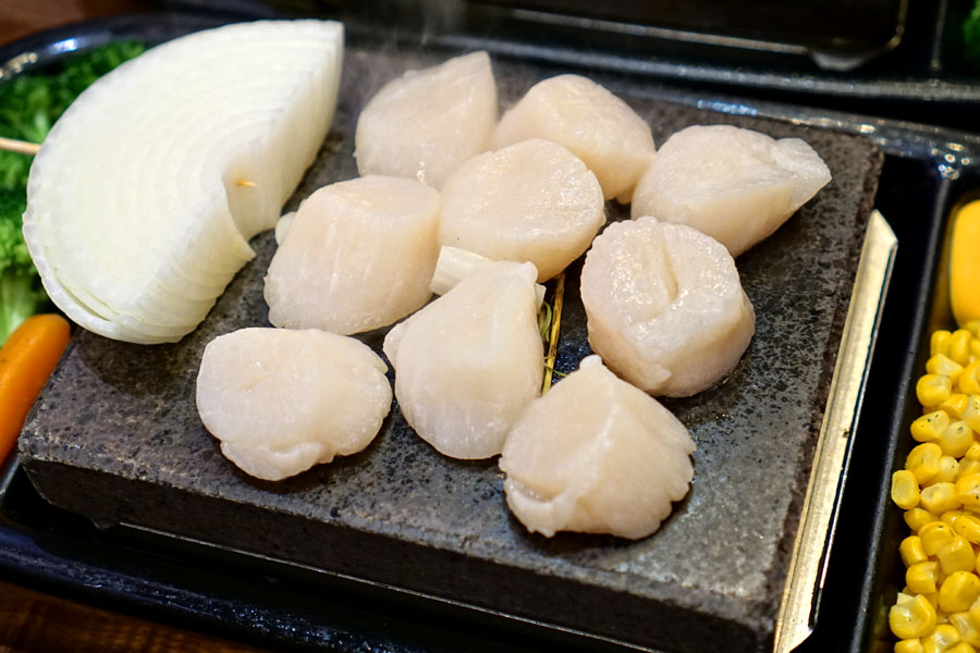 Pacific Scallops (Cooking)