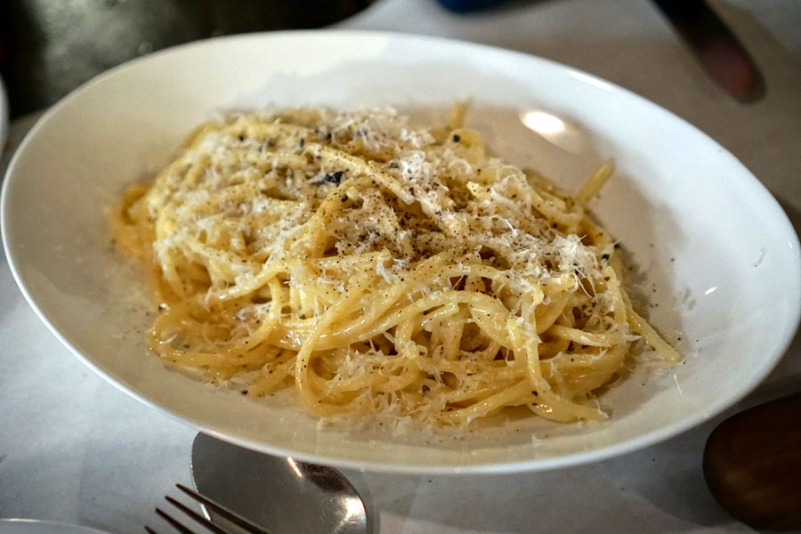 spaghetti cacio e pepe