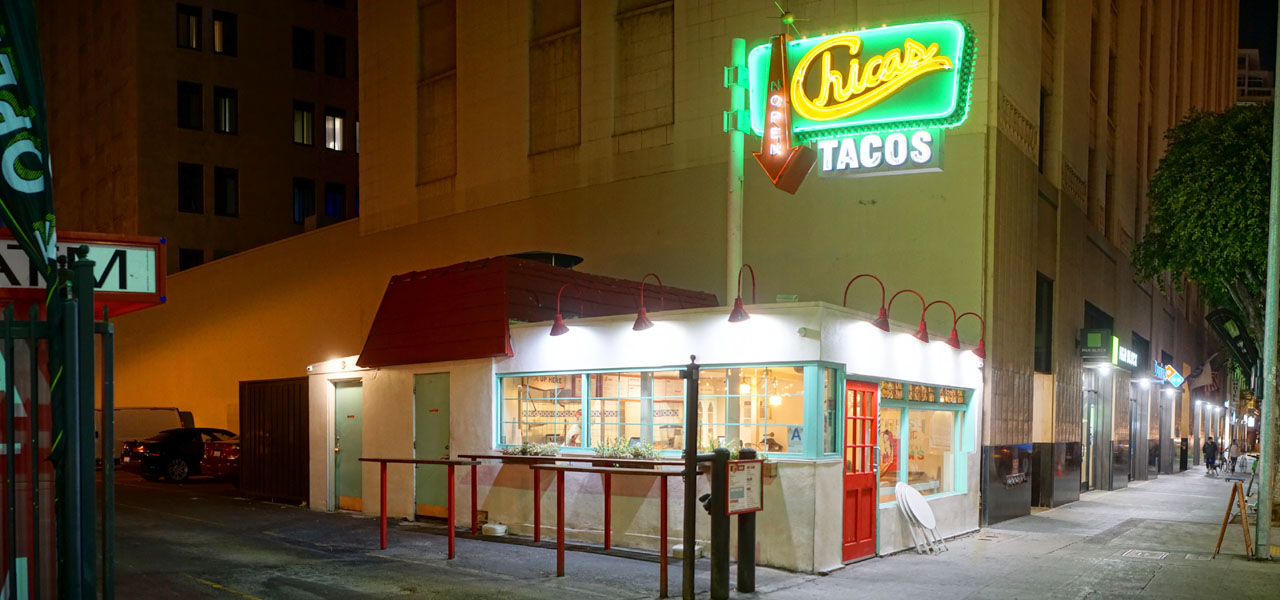 Chicas Tacos Exterior