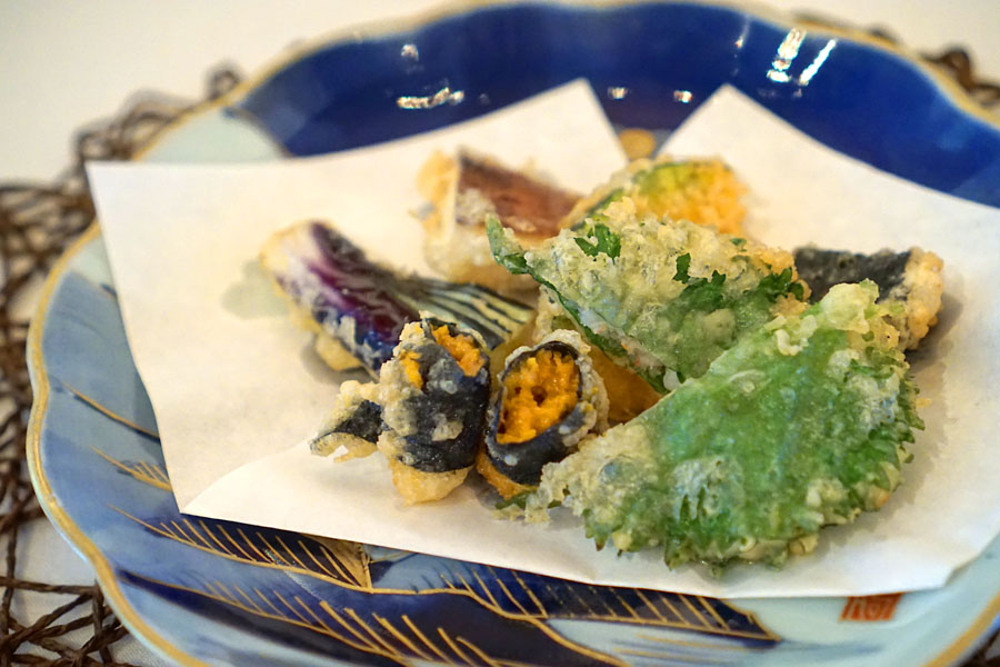 Sea Urchin, Minced Shrimp with Shiso Leaf, Scallop with Seaweed, Seasonal Vegetables Tempura