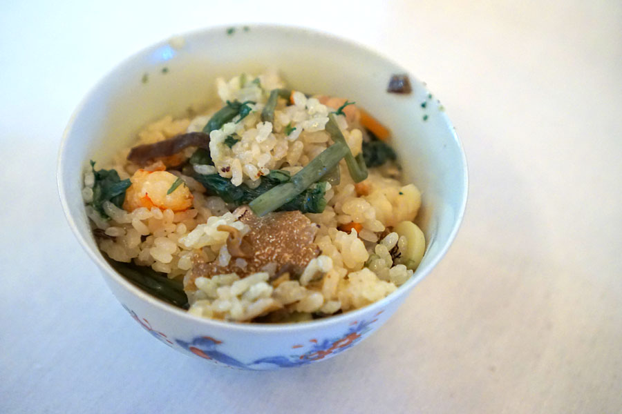 Kamameshi (Japanese seasoned rice in a small pot) with Truffles