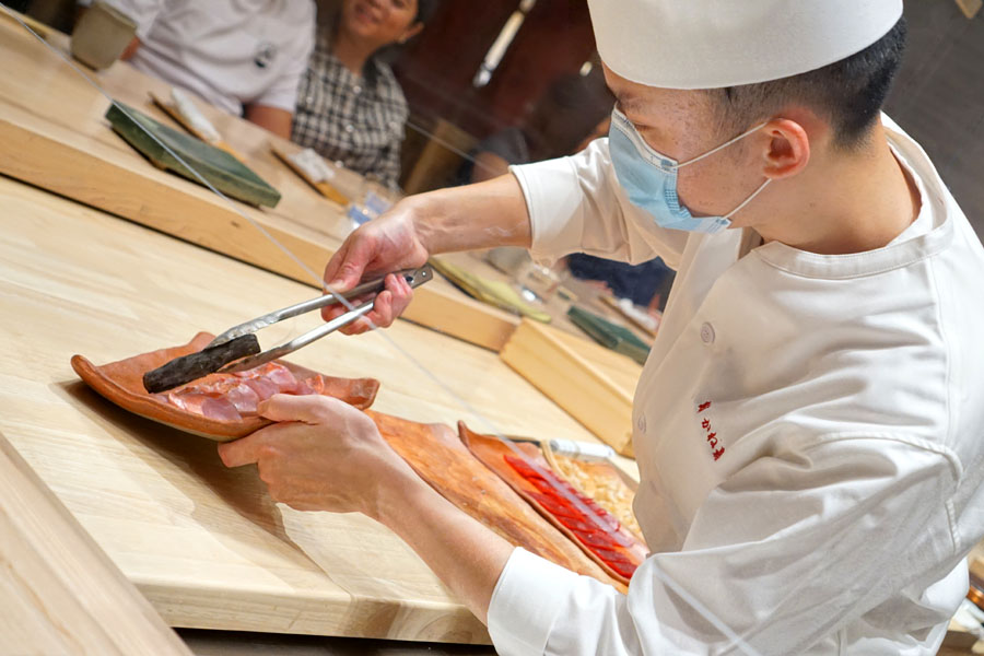 Dining Hack: A lesson in sushi with Chef Tony Ho of RuYi