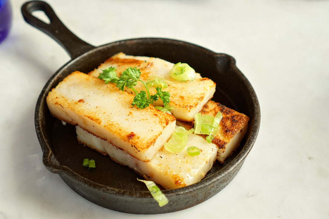 Pan Fried Turnip Cake (萝卜糕)