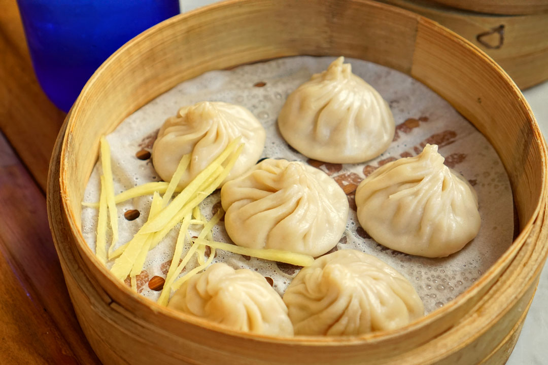 Juicy Pork Soup Dumpling - Xiao Long Bao (小龍包)