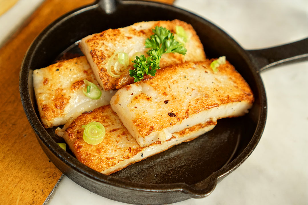 Pan Fried Turnip Cake (萝卜糕)