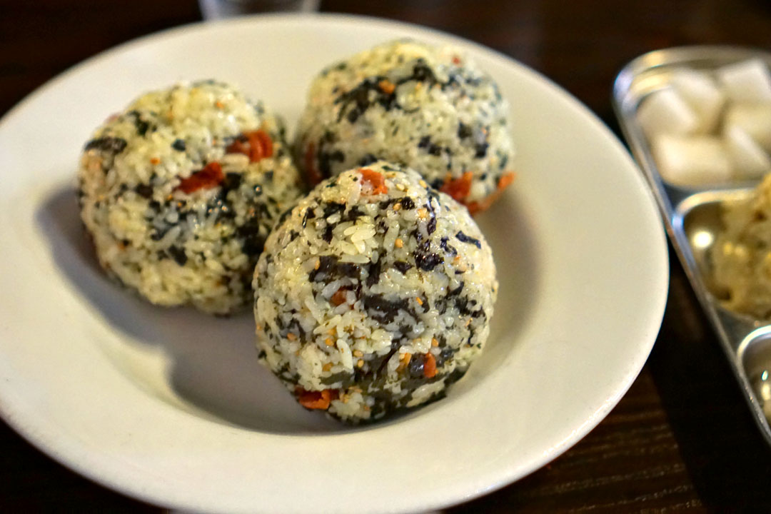 김가루/ 베이컨 주먹밥 – Bacon Seaweed Rice Ball