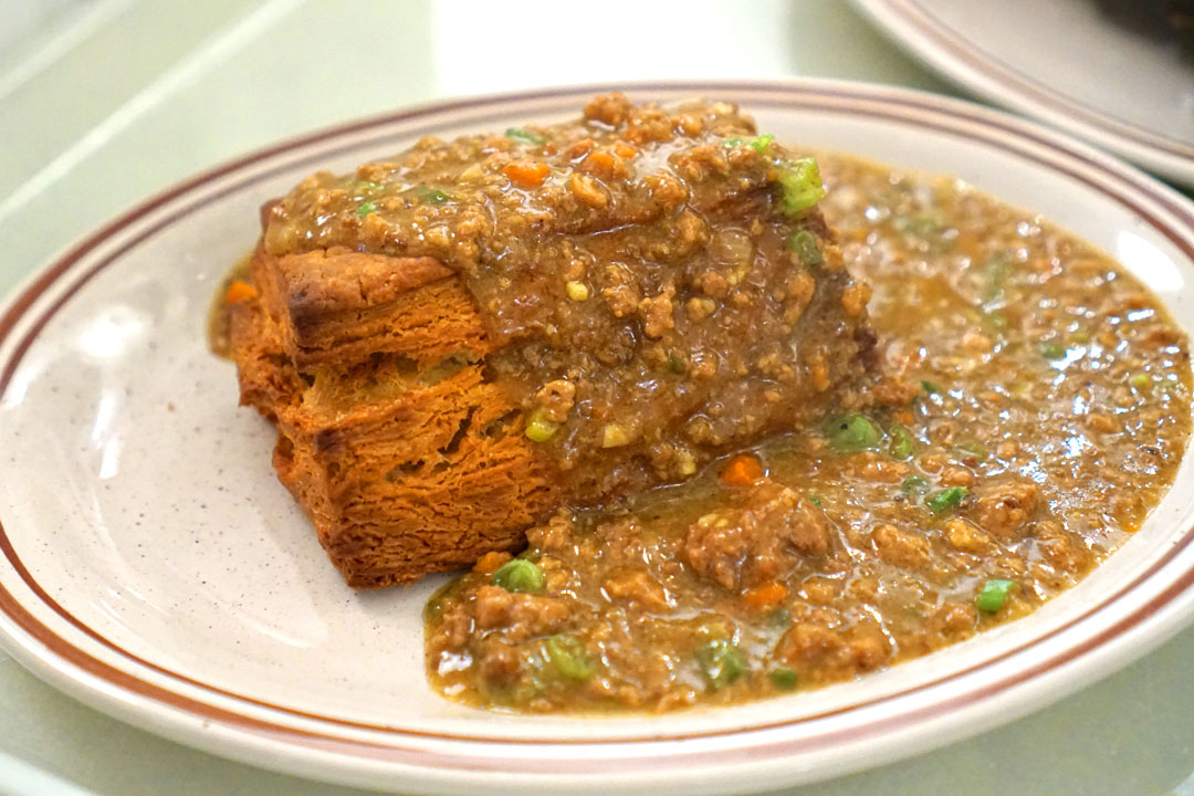 Biscuits and 'Kare' Gravy