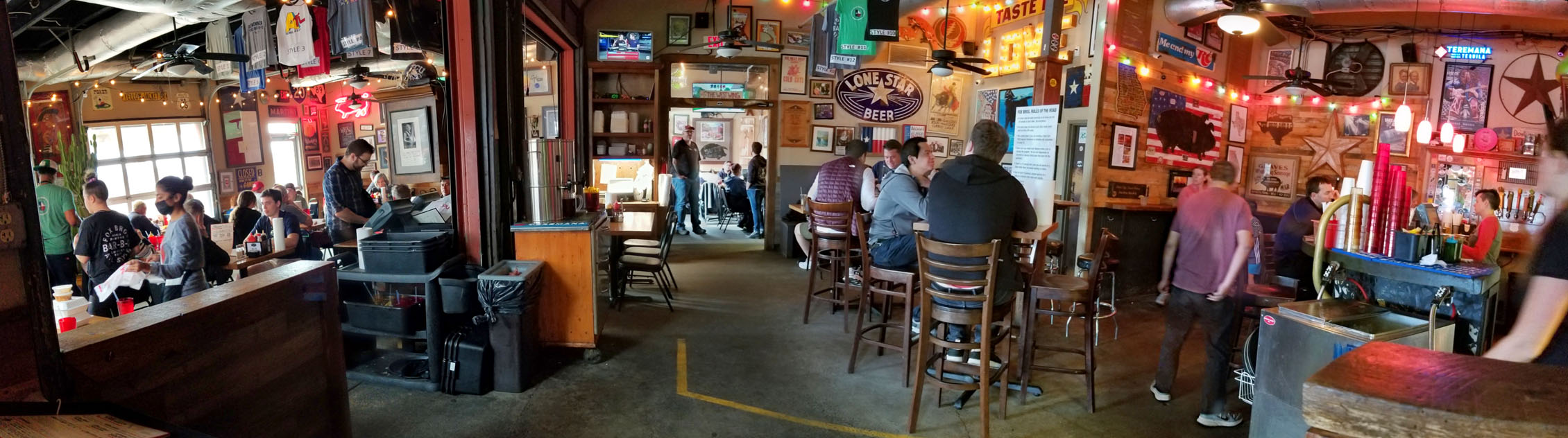 Fox Bros. Bar-B-Q Interior