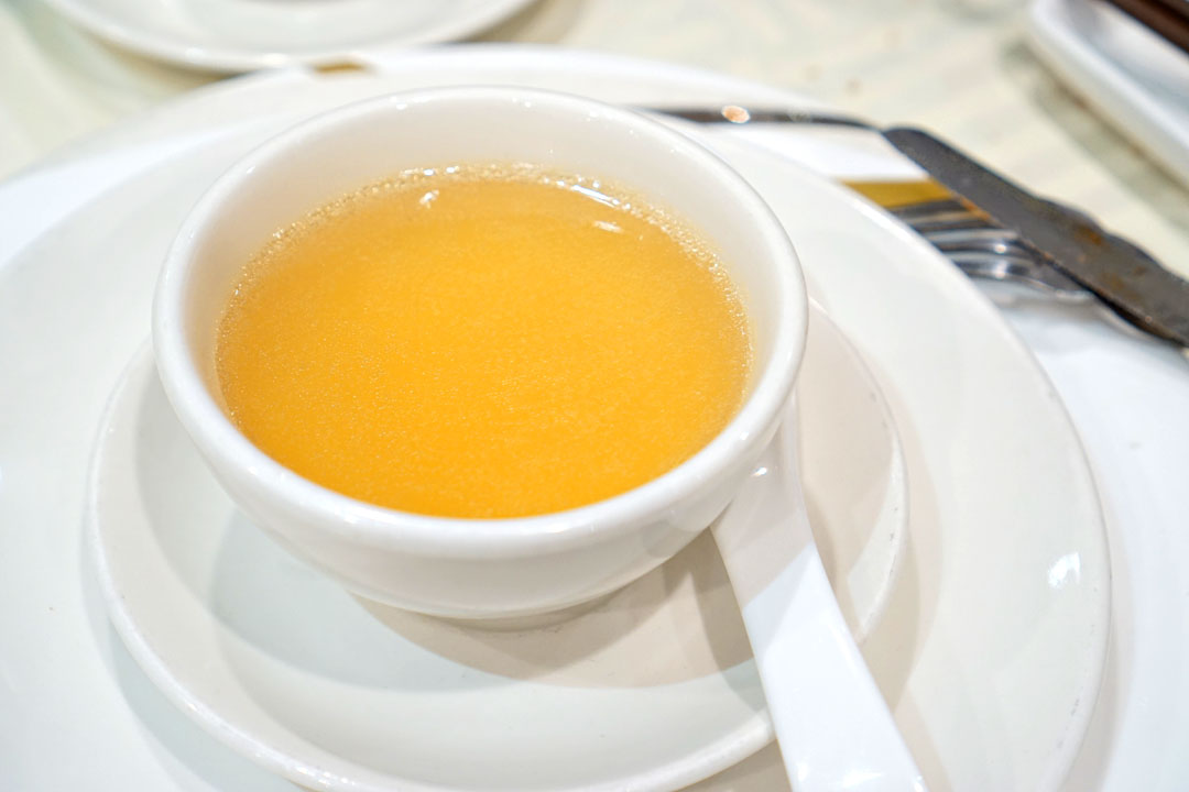 松茸菇燉雞湯 (Chicken and Matsutake Mushroom Soup)