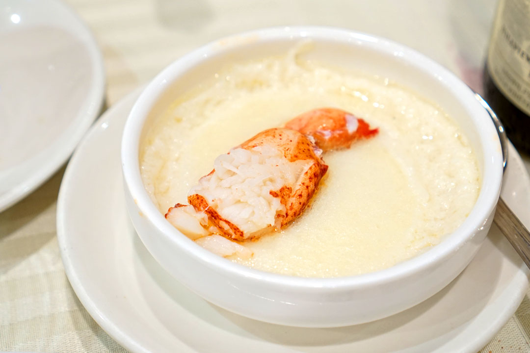 花雕蛋白蒸蟹鉗 (Steamed Egg Custard with Crab Claw)