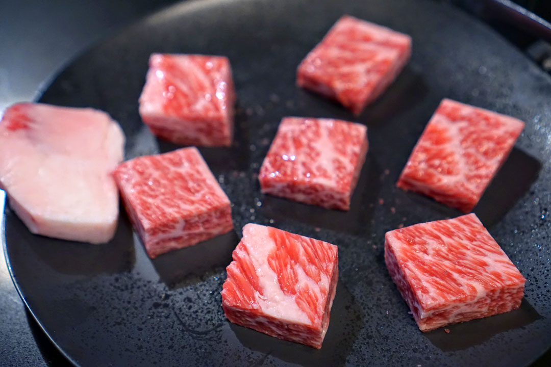 Aged Boneless Short Rib – 숙성 꽃살