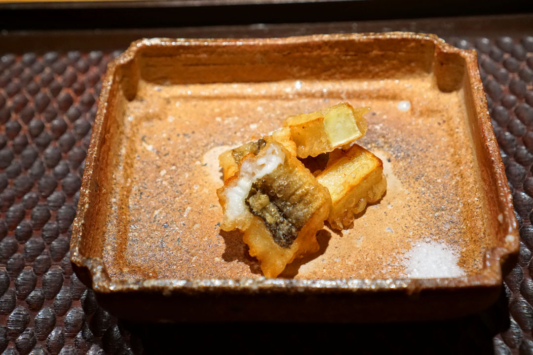 穴子 丸十 天ぷら (Anago and Satsuma Sweet Potato Tempura)