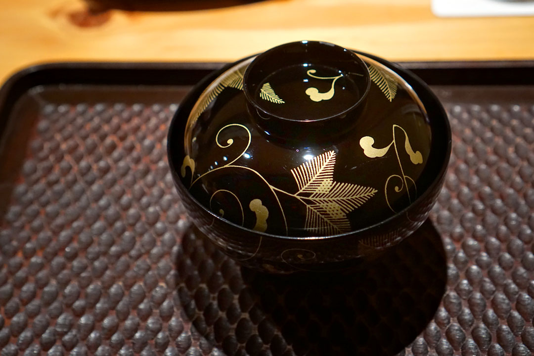 お椀: 松茸 吸い物 (Owan: Matsutake Suimono) (Lidded)