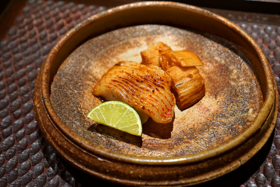 焼物 キンキ 蓮根 (Charcoal Grilled Hokkaido Kinki, Lotus Root)