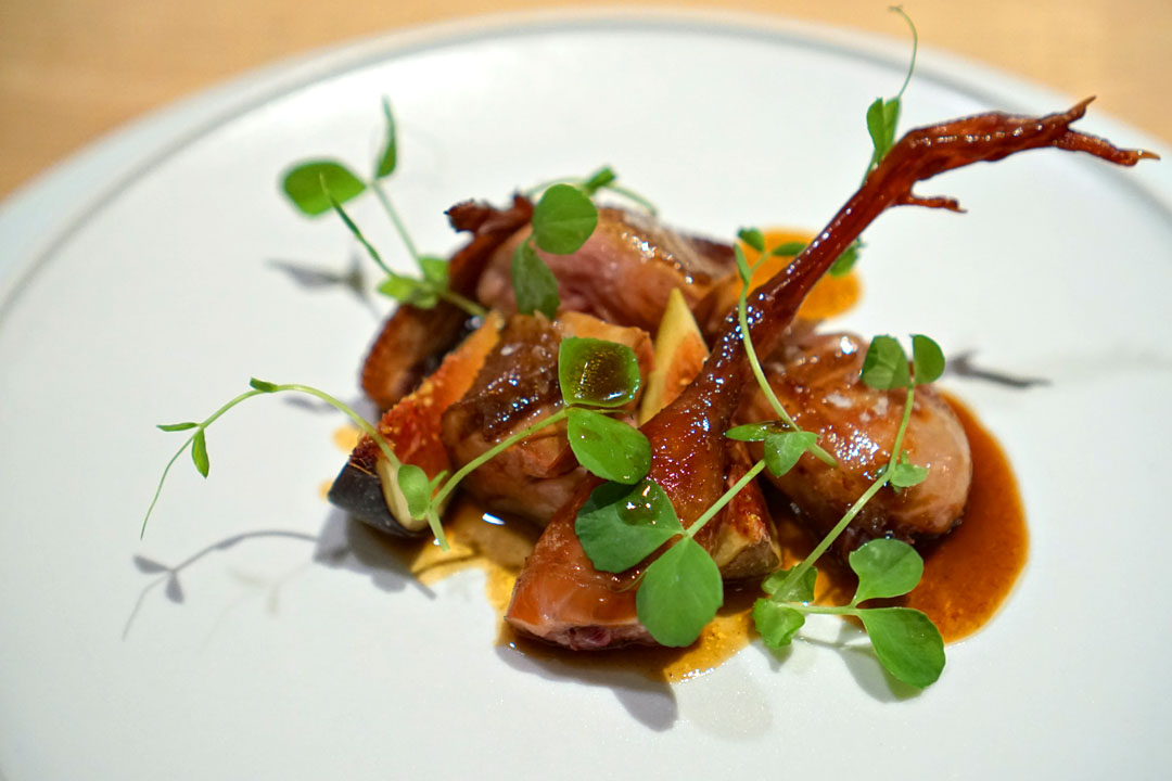 훈제 메추리 (Wolfe Ranch Quail, Figs, Red Ginseng)