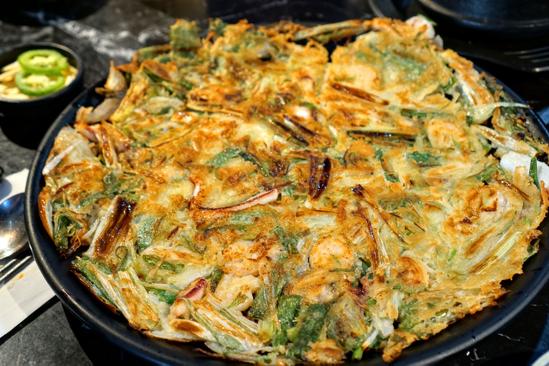 해물파전 (Seafood and Green Onion Pancake)