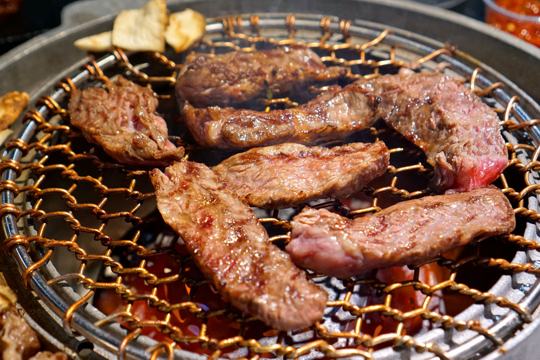 눈꽃살 (Prime Beef Boneless Short Rib) - Cooked