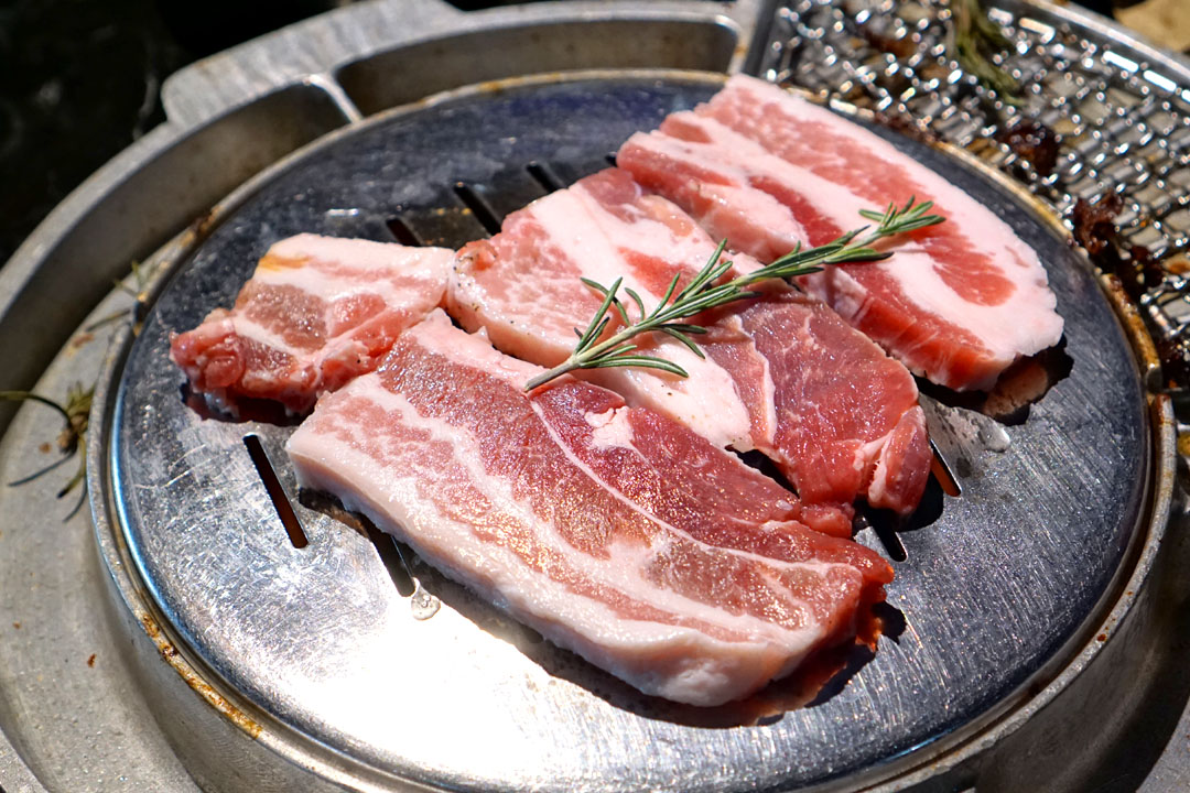 통삼겹 (Pork Belly) - On the Grill