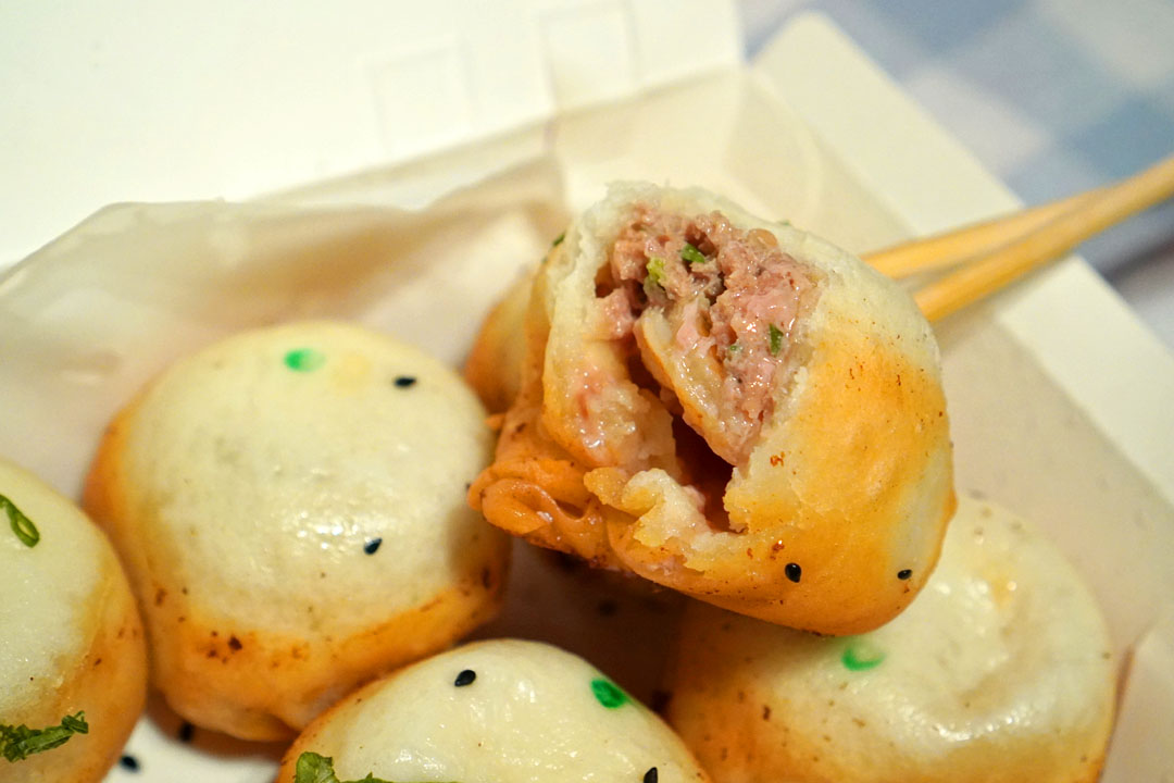 虾三鲜生煎 Shrimp and Leek Pork Pan-Fried Bun (Inside)