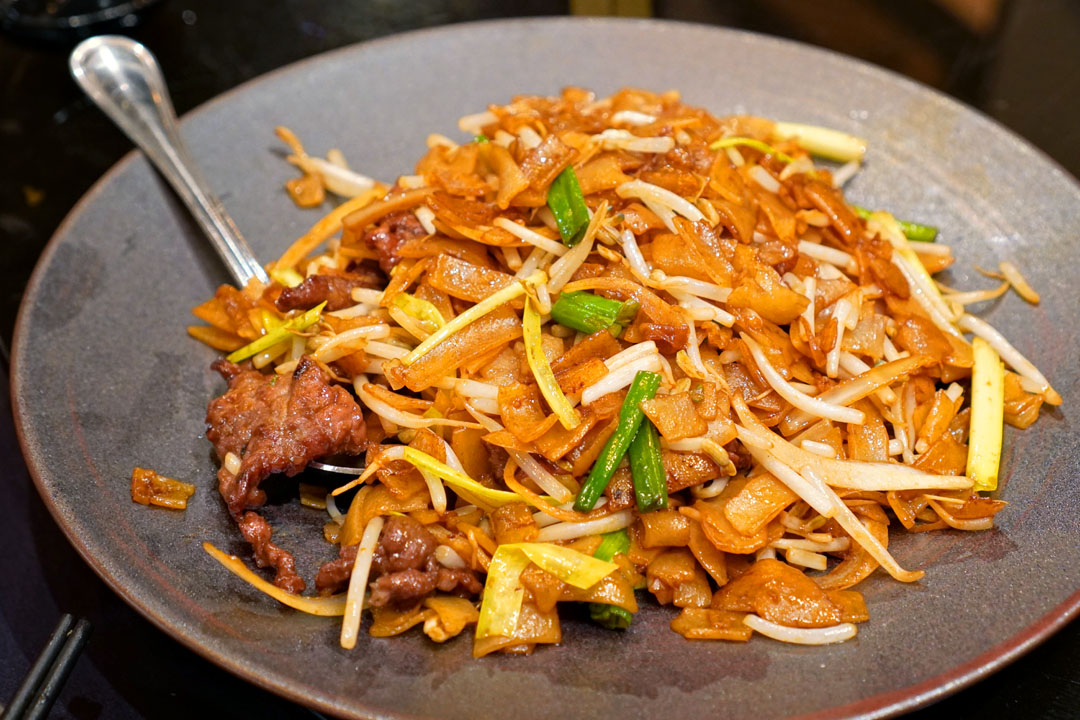 Beef Chow Fun / 古法乾炒牛河