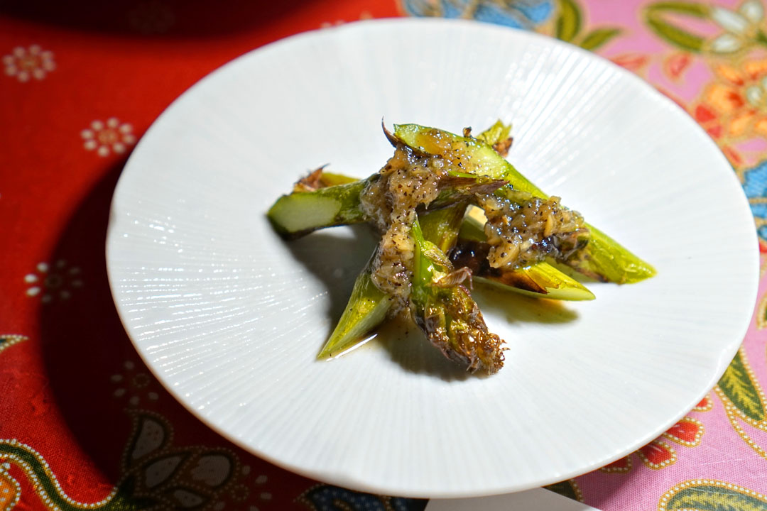 Zuckerman Asparagus with Garlic Pepper Sauce