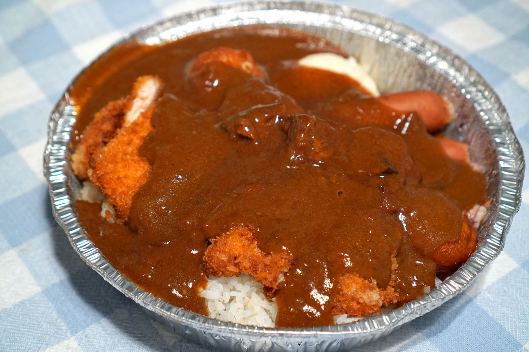 Medium Half and Half Rice – Medium – Fukujinzuke, Potato Salad, Bacon Chips + Chicken Cutlet + Takoyaki + Sausage (With Curry)