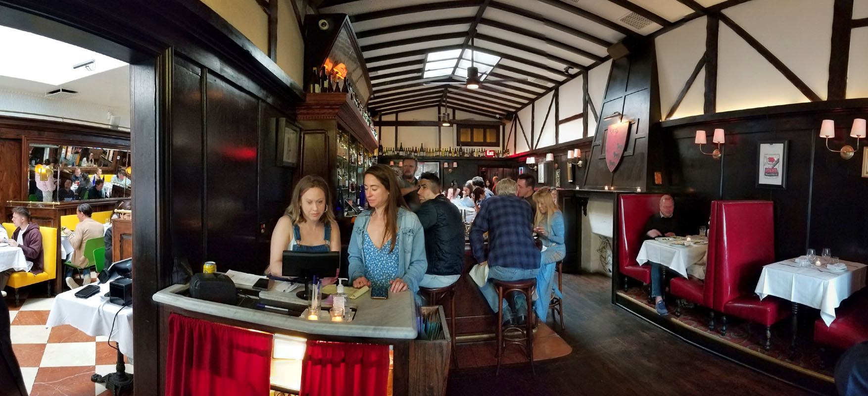 Horses Interior (The Drinkery)