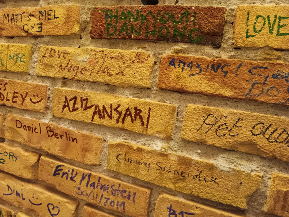 Noma Brick Signatures with Aziz Ansari