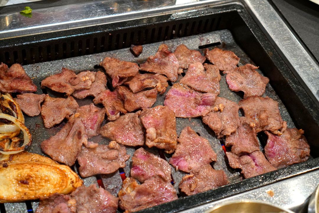 혀밑구이 Grilled Beef Tongue (Cooking)