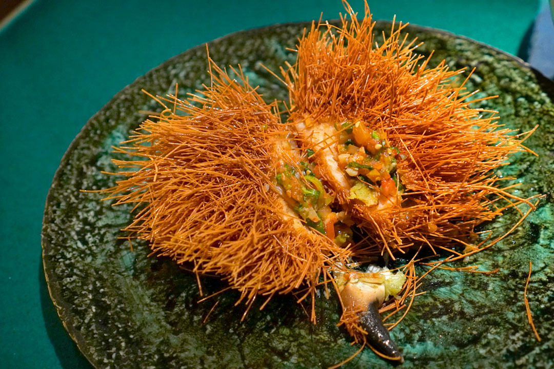 Zhou dynasty cured scallop, stuffed crab claw (Cut Open)