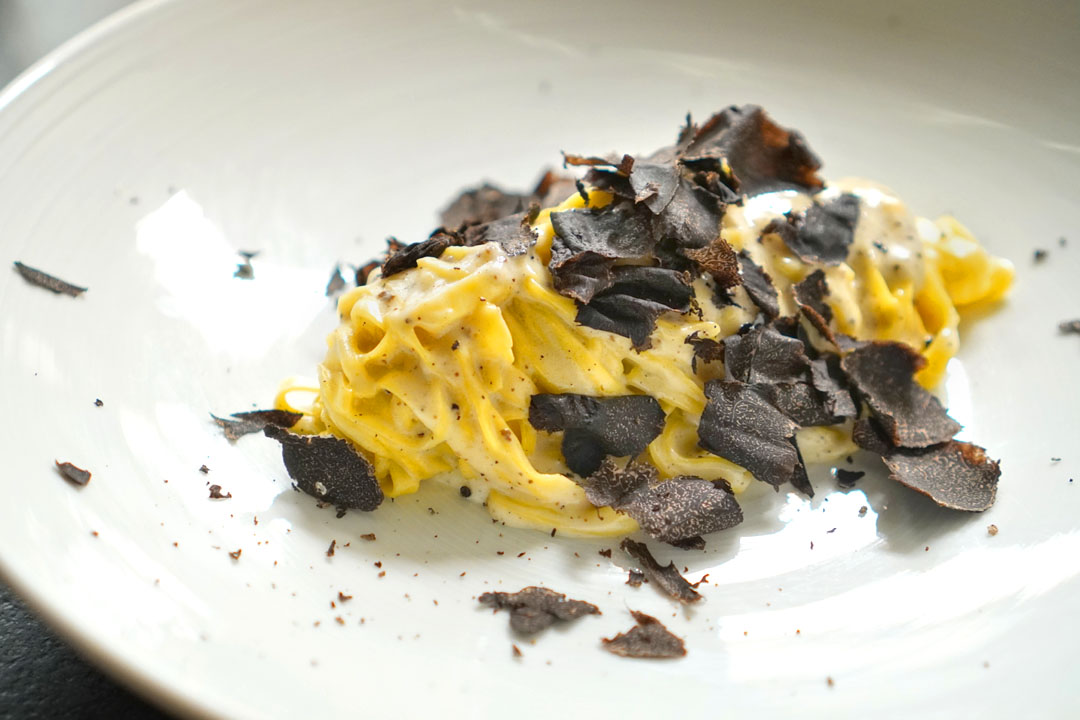 Black truffle tagliolini