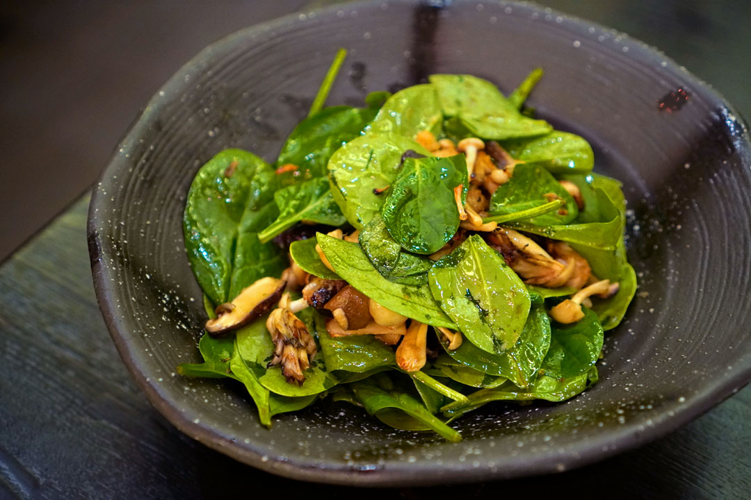 Organic Baby Spinach with Organic Mushrooms Salad