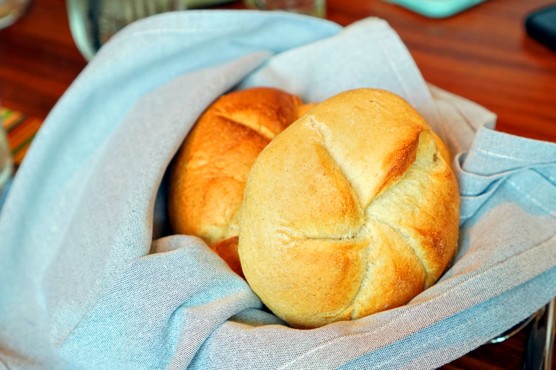 kaiser roll