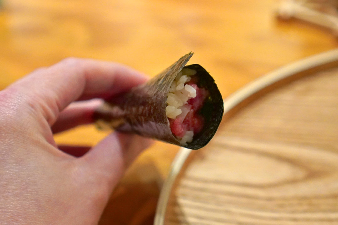 Toro-taku hand roll