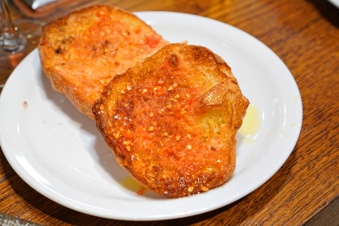 Pan con tomate