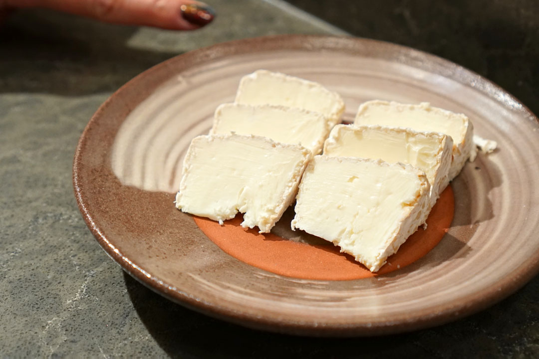 bloomy rind triple crème cow's milk cheese
